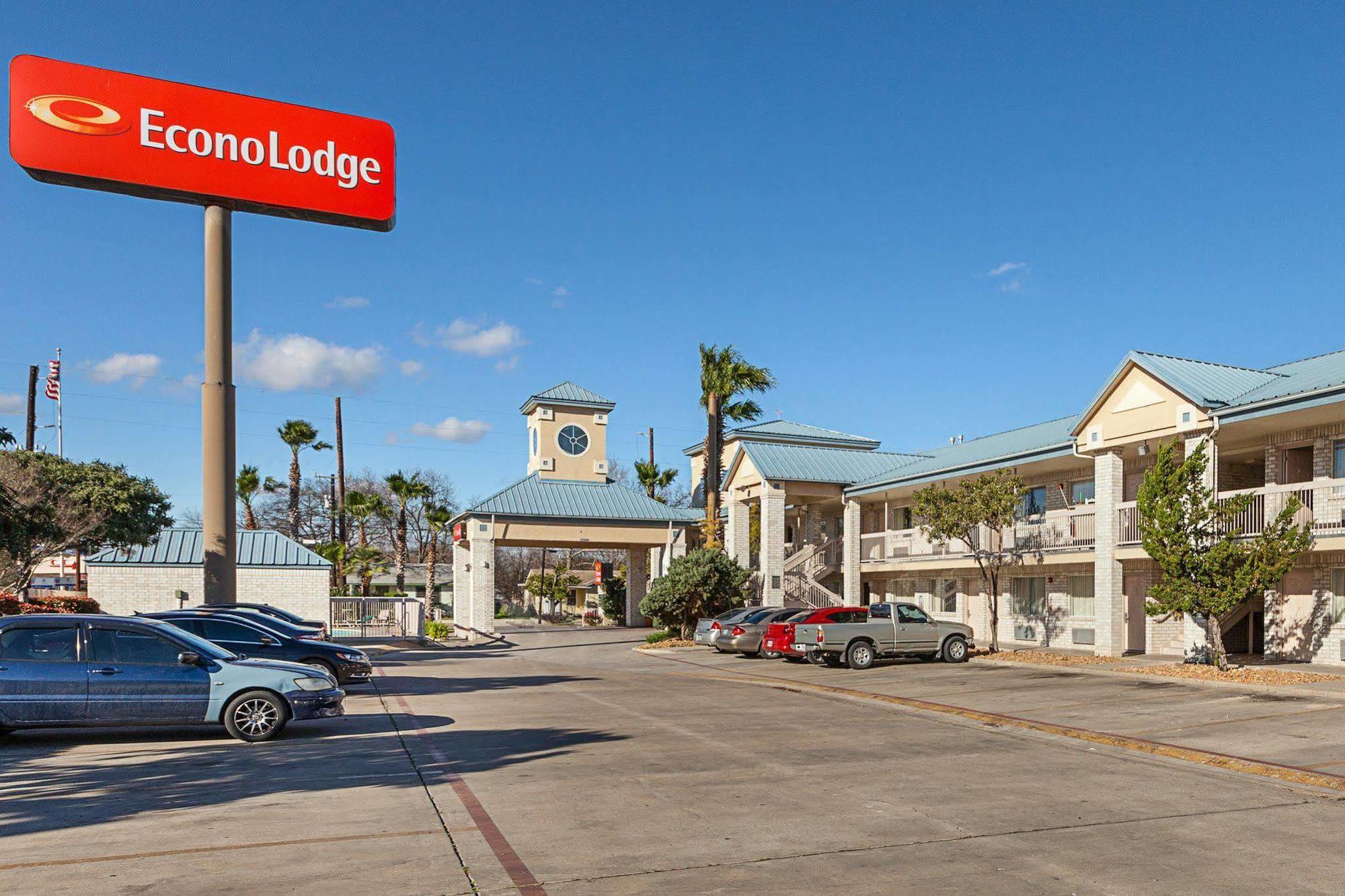 Econo Lodge Downtown South San Antonio Exterior photo